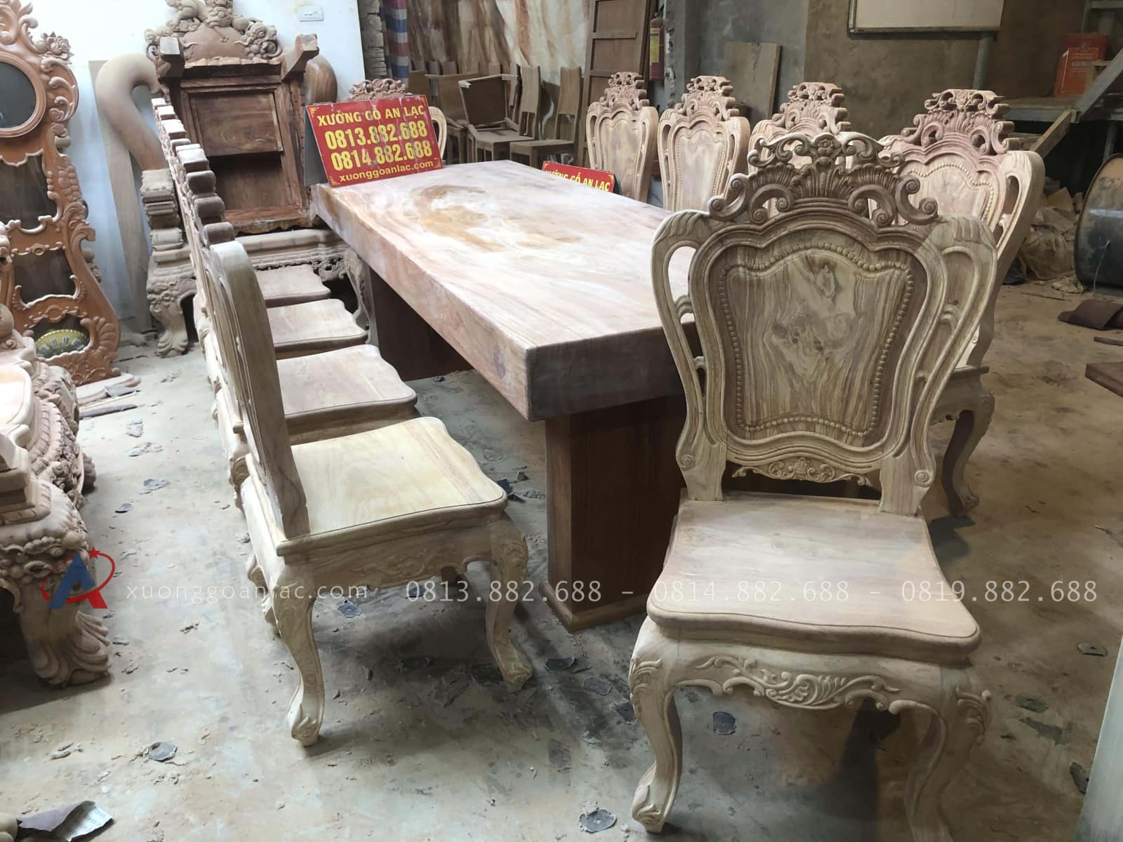 Bộ bàn ăn nguyên khối 10 ghế louis đục hai mặt gỗ hương đá nguyên mộc (Anh Hoàng, Thanh Hóa) 40 mẫu bàn ăn nguyên khối gỗ hương đá
