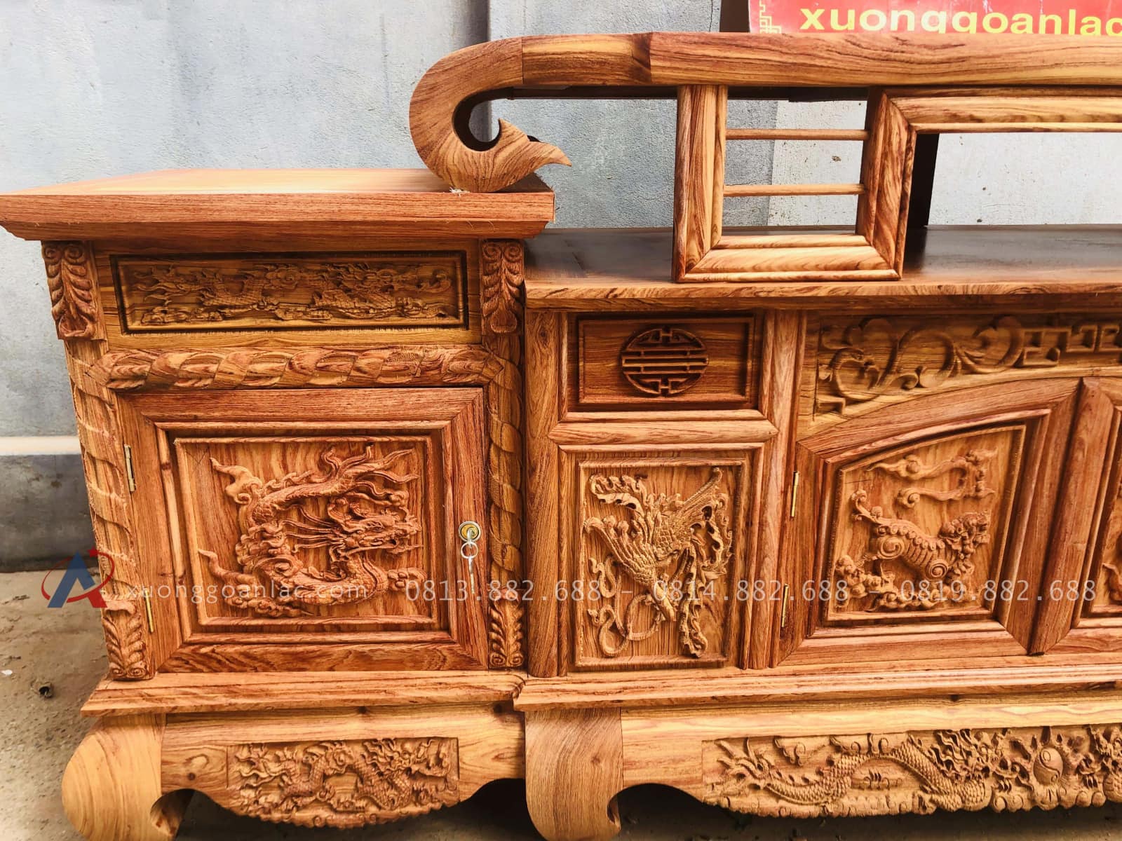 Kệ tivi sưng trâu 1m97 gỗ hương đá (Chú Bình, Hà Nội) 20 kệ tivi gỗ hương đá nhiều ngăn