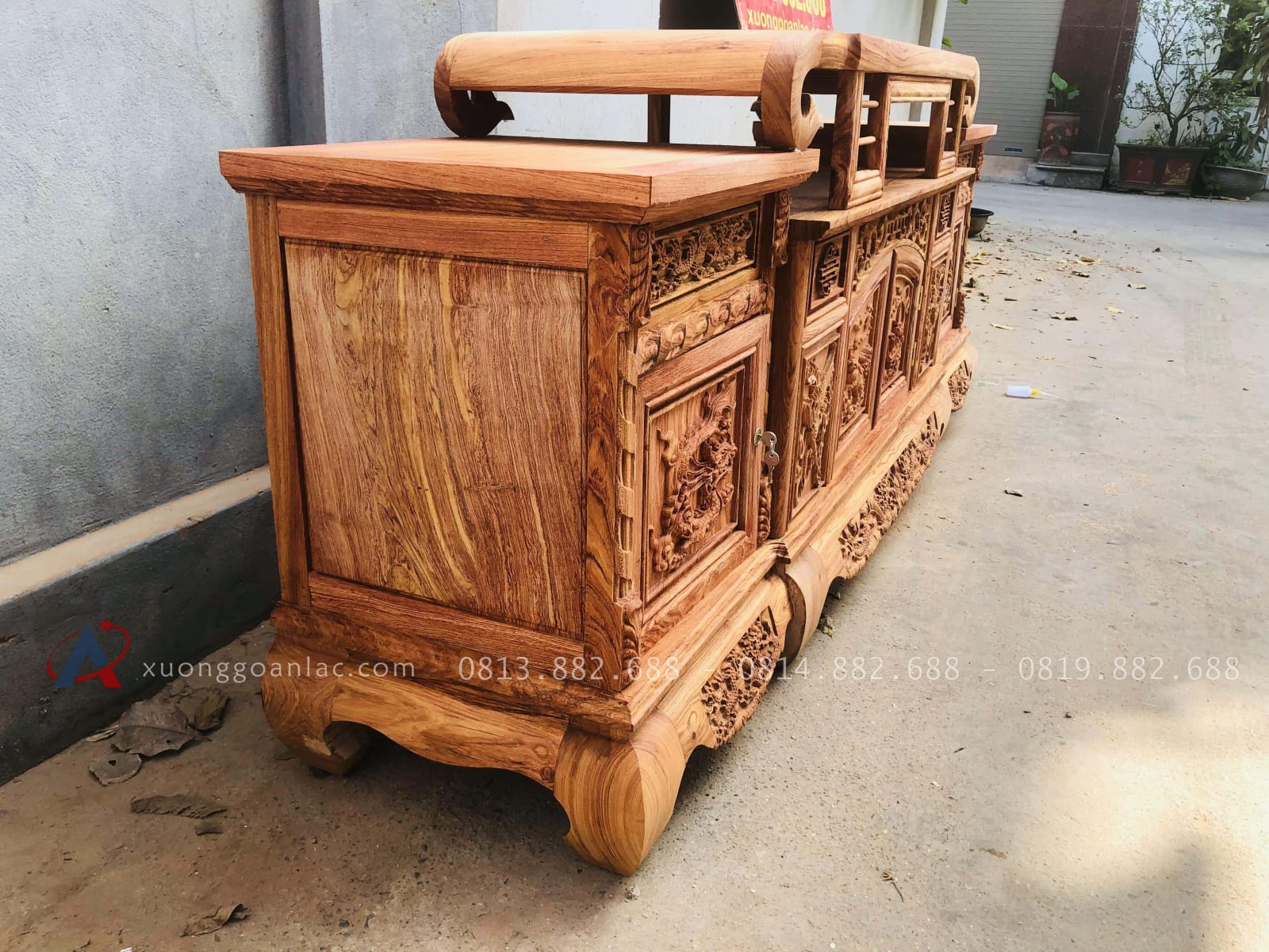 Kệ tivi sưng trâu 1m97 gỗ hương đá (Chú Bình, Hà Nội) 21 mặt hồi kệ tivi gỗ hương đá