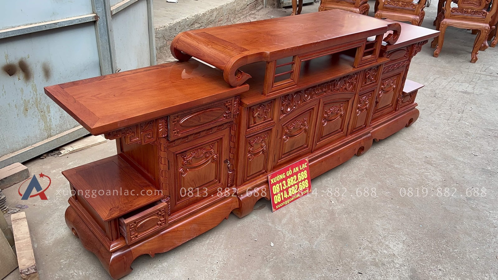 Kệ tivi sừng trâu gỗ hương đá 2m4 mẫu đục hoa lá tây (Bác Bình, Quảng Nam) 19 kệ tivi gỗ hương đá