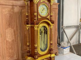 đồng hồ gỗ hương đá