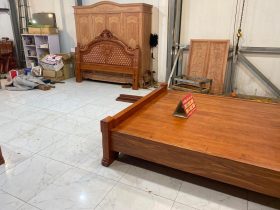 Giường cột vòm lan tây vách trám Hương Đá 180x200cm 9 đầu giường đục hoa lá tây hoàng gia