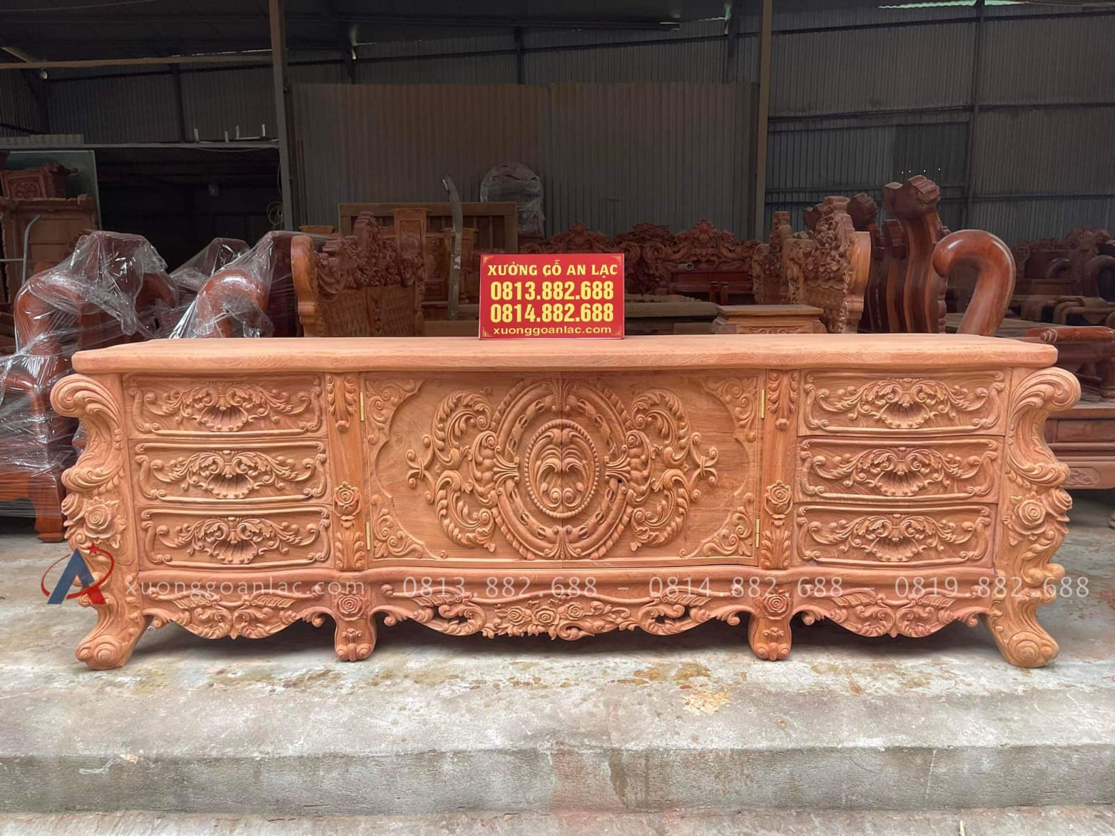Kệ Tivi Hoàng Gia Gỗ Gõ Đỏ Cao Cấp Mặt Liền 5cm (Anh Quân, Phú Thọ) 10 kệ tivi hoàng gia luxury gỗ gõ đỏ cao cấp
