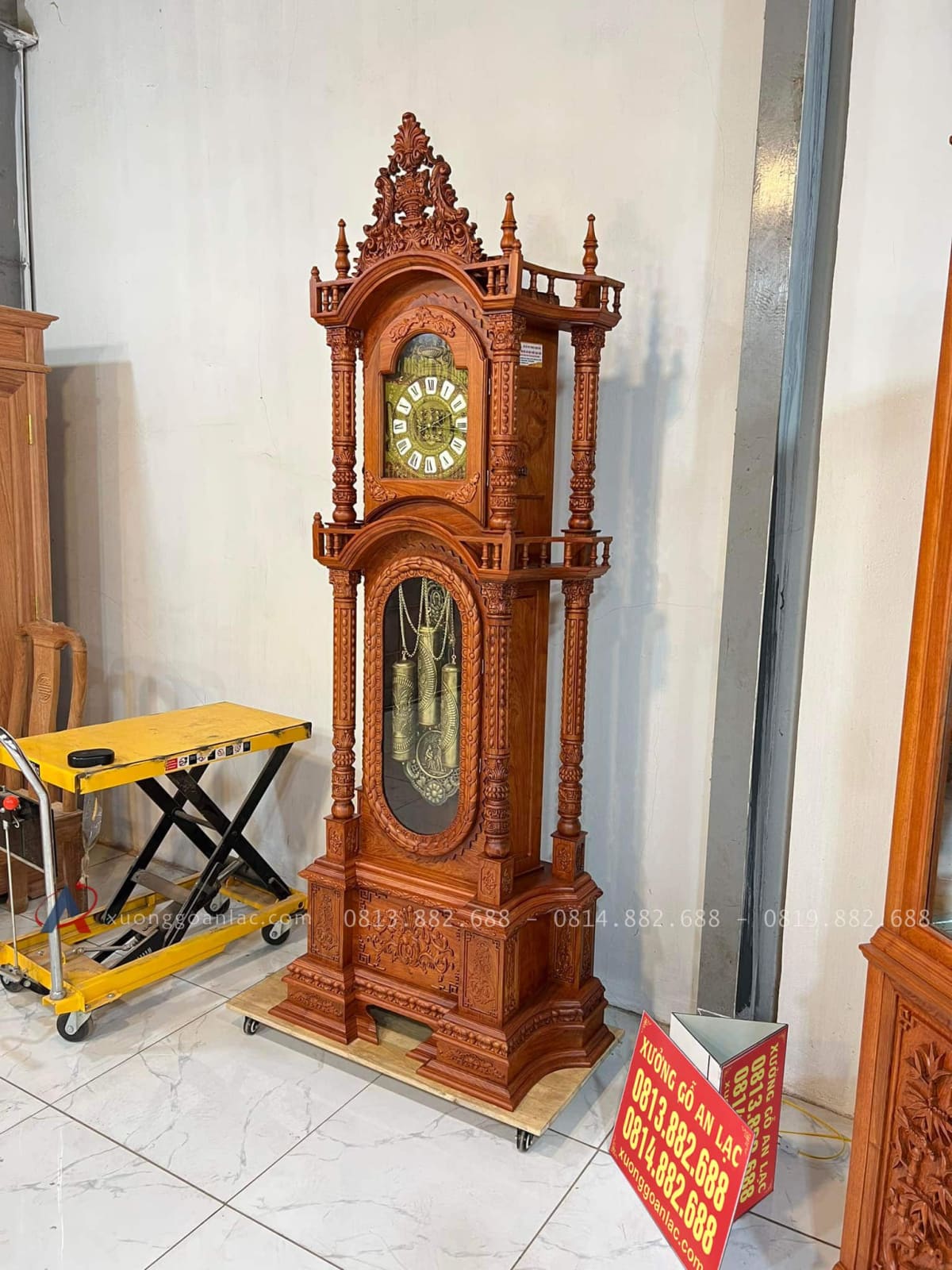 Mẫu Đồng Hồ Tứ Trụ Vát Cao 2m3 Chất Liệu Gỗ Hương Đá Nam Phi Hàng Tuyển (Anh Tú, Thái Nguyên) 20 mẫu đồng hồ tứ trụ đục hoa lá tây