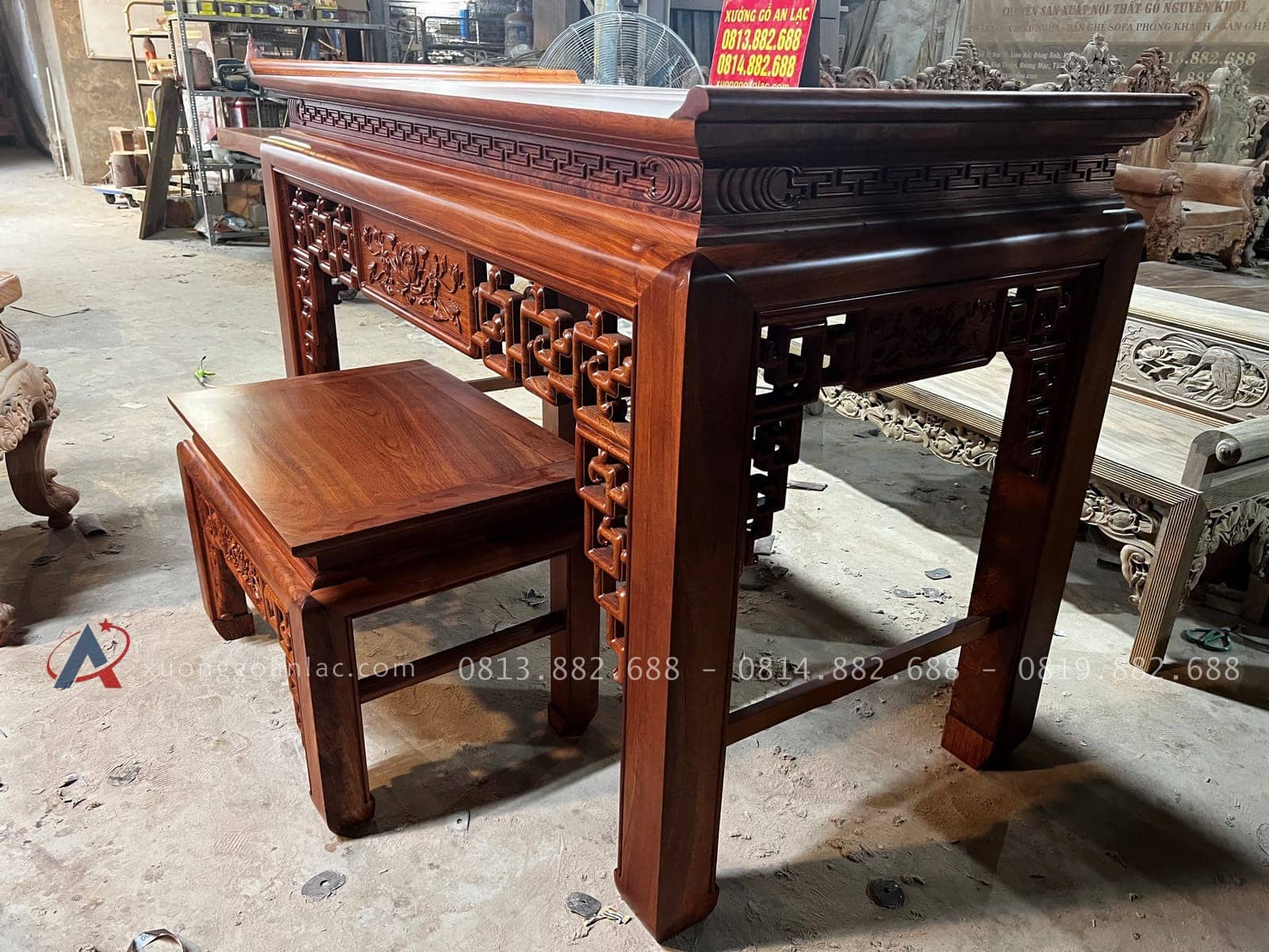 Mẫu án gian đục sen cổ triện 187x97x127cm giao Hà Nam 18 án gian thờ gỗ hương đá