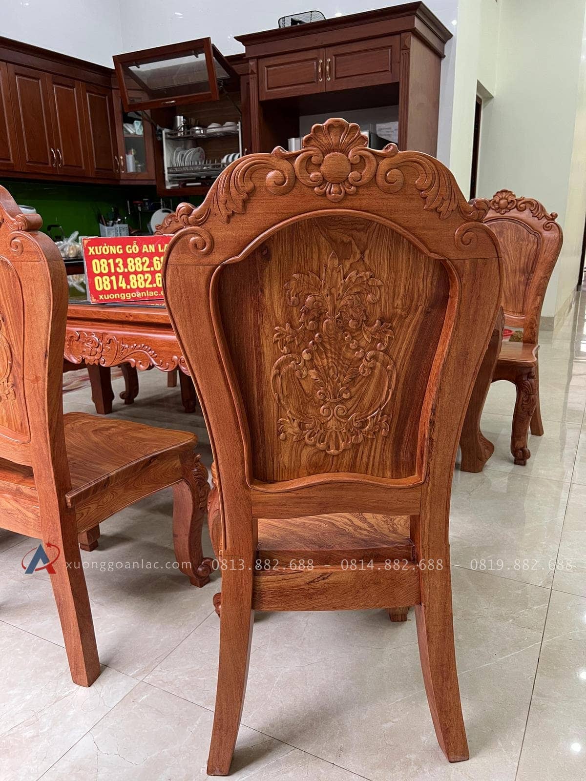 Bộ bàn ăn 8 ghế Louis tựa trơn chọn vân cực vip gỗ hương đá (Chị Chiến, Quảng Ninh) 17 mặt lưng của ghế louis hoàng gia