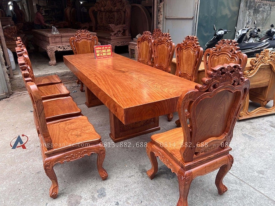 Bộ bàn ăn gỗ nguyên khối