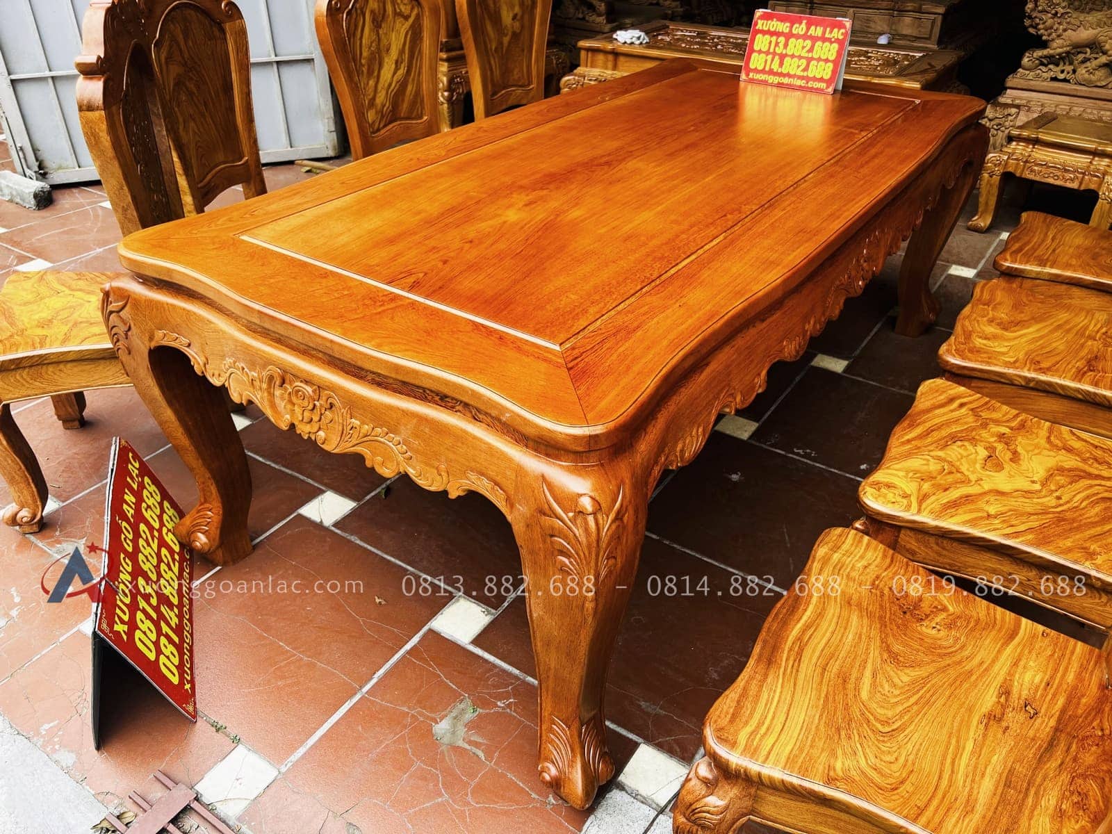 Bộ bàn ăn Louis hoàng gia 8 ghế tuyển gỗ lựa vân gỗ hương đá siêu Vip (Anh Hùng, Nam Định) 19 bàn ăn louis mặt khung ván