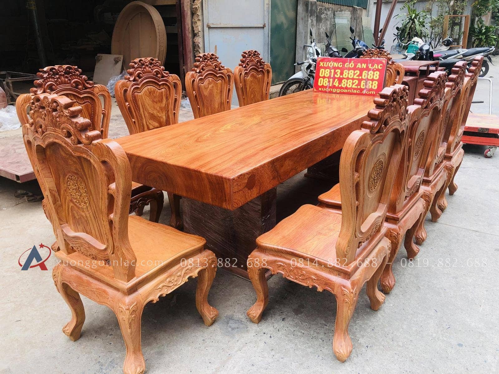 Siêu phẩm bàn ăn nguyên khối 2m5 và 10 ghế louis đục hai mặt gỗ hương đá (Chị Thuận, Hải Dương) 26 bàn ăn gỗ hương đá nguyên khối và 10 ghế louis hoàng gia
