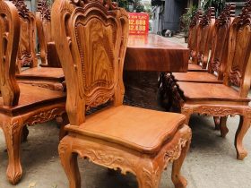 Siêu phẩm bàn ăn nguyên khối 2m5 và 10 ghế louis đục hai mặt gỗ hương đá (Chị Thuận, Hải Dương) 23 ghế ngồi louis hoa lá tây mặt tràn
