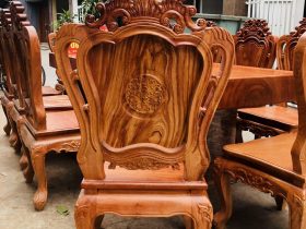 Siêu phẩm bàn ăn nguyên khối 2m5 và 10 ghế louis đục hai mặt gỗ hương đá (Chị Thuận, Hải Dương) 24 mặt sau của ghế louis