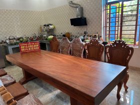 Bàn giao bộ bàn ăn nguyên khối gõ đỏ 10 ghế louis hoa lá tây không tay (Chú thực, Bắc Ninh) 7 mặt bàn nguyên khối gỗ gõ đỏ