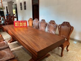 Bàn giao bộ bàn ăn nguyên khối gõ đỏ 10 ghế louis hoa lá tây không tay (Chú thực, Bắc Ninh) 8 ghế ngồi louis hoàng gia