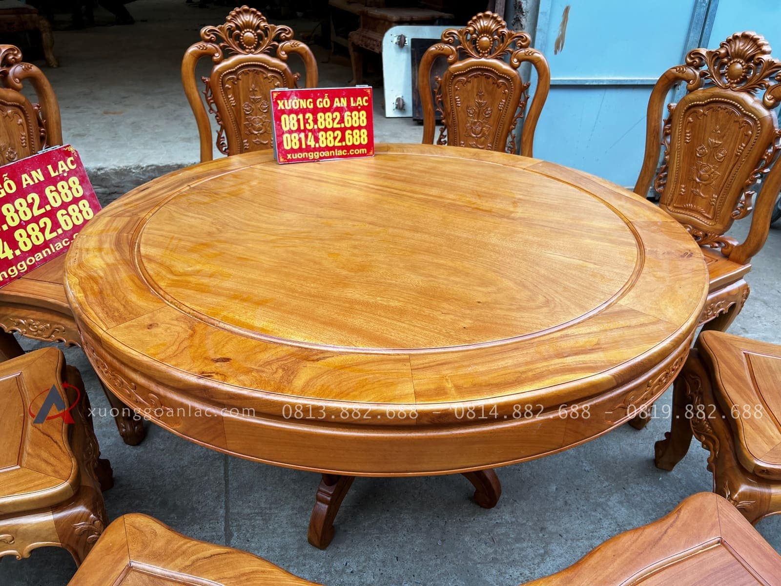 Bộ bàn ăn 137cm khung 4 ván 2 và 8 ghế hồng hạt đục 2 mặt vip gỗ gõ đỏ (Anh Linh, Nam Định) 15 bàn ăn tròn khung ván