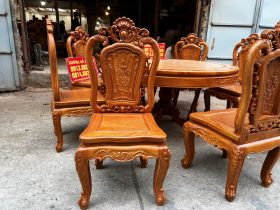 Bộ bàn ăn 137cm khung 4 ván 2 và 8 ghế hồng hạt đục 2 mặt vip gỗ gõ đỏ (Anh Linh, Nam Định) 11 ghế louis hồng hạt sang trọng
