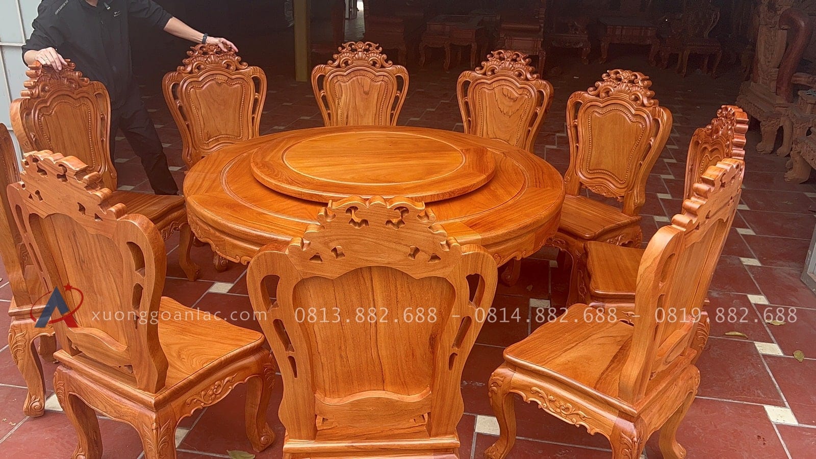 Bộ bàn ăn tròn mâm xoay 10 ghế louis gỗ gõ đỏ (Cô Vinh, Hà Nội) 24 bàn ăn kết hợp 10 ghế louis hoàng gia