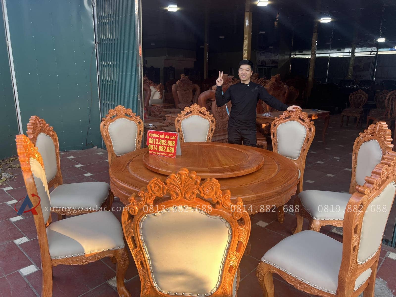 Bộ bàn ăn tròn xoay 1m55 với 8 ghế Louis bọc đệm gỗ gõ đỏ cao cấp (Chị Thanh, Hà Nam) 22 bàn ăn gỗ gõ đỏ cao cấp
