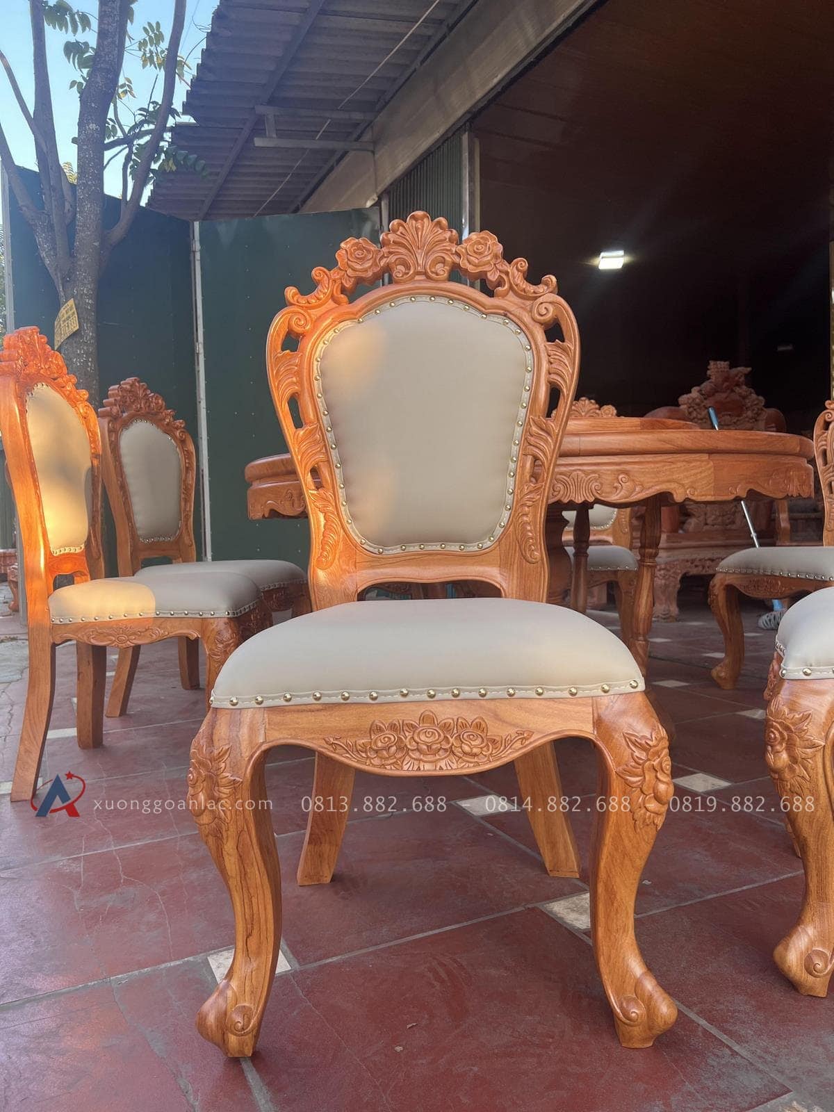 Bộ bàn ăn tròn xoay 1m55 với 8 ghế Louis bọc đệm gỗ gõ đỏ cao cấp (Chị Thanh, Hà Nam) 26 ghế ăn lưng cao không tay