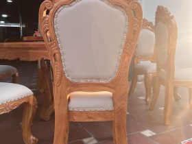 Bộ bàn ăn tròn xoay 1m55 với 8 ghế Louis bọc đệm gỗ gõ đỏ cao cấp (Chị Thanh, Hà Nam) 18 mặt lưng của ghế ăn louis gỗ gõ đỏ