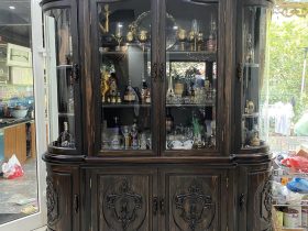 tủ rượu cong 4 cách đục hoa lá tây