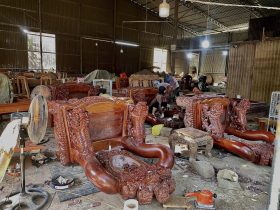 quá trình sản xuất bàn ghế tại xưởng