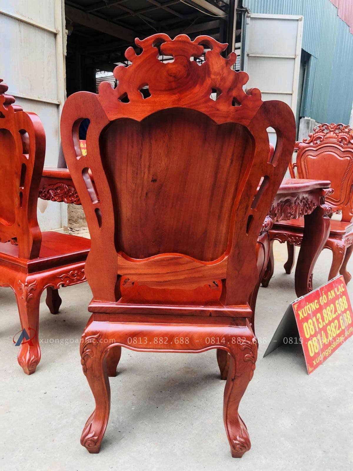 Bộ bàn ăn Louis 6 ghế gỗ gõ đỏ (Anh Hoàng, Thái Bình) 26 mặt lưng của ghế louis hoàng gia