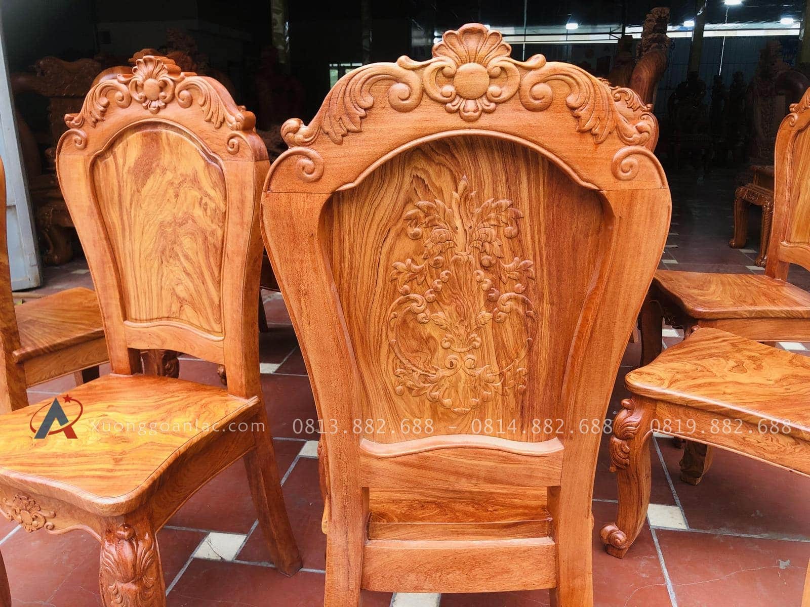 Bộ bàn ăn tròn 8 ghế gỗ hương đá chọn vân siêu Vip (Chị Nga, Hà Nội) 19 lưng ghế ngồi louis hoàng gia