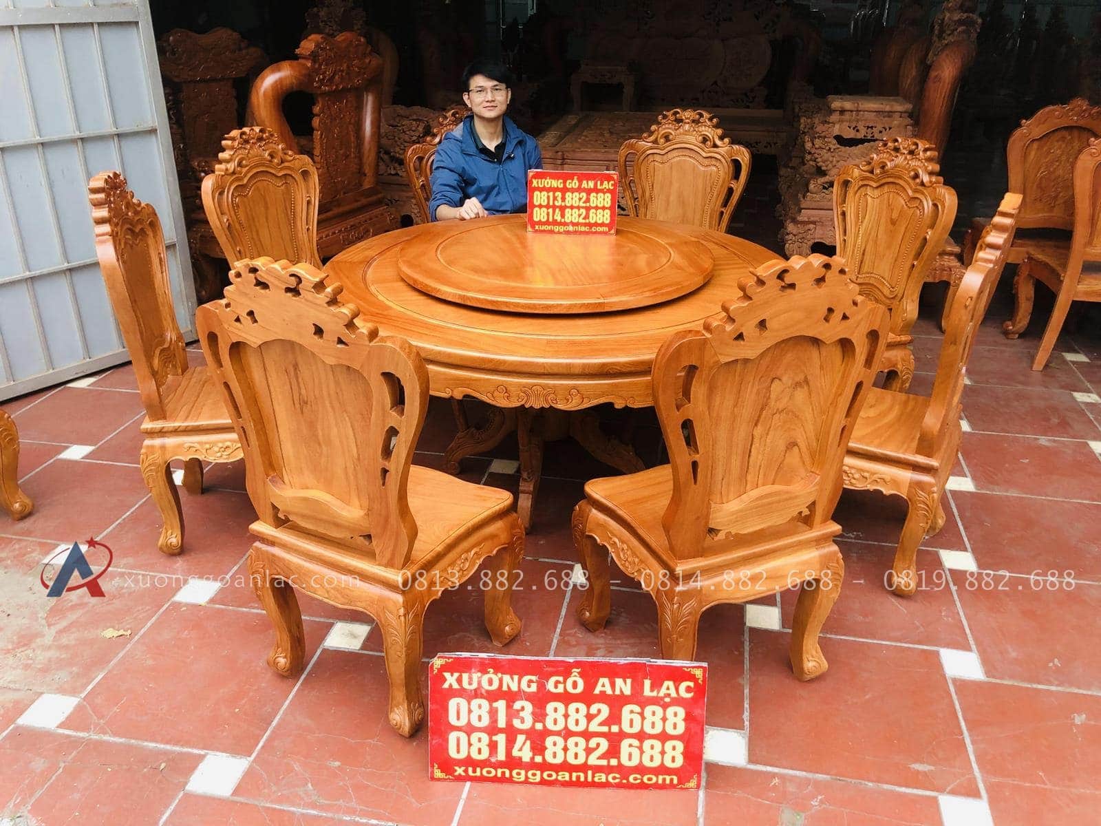 Bộ bàn ăn tròn xoay 1m55 với 8 ghế louis gỗ gõ đỏ (Anh Quyết, Thái Bình) 18 bàn ăn tròn xoay 1m55 8 ghế louis hoàng gia
