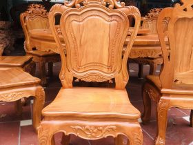 Bộ bàn ăn tròn xoay 1m55 với 8 ghế louis gỗ gõ đỏ (Anh Quyết, Thái Bình) 13 mặt trước của ghế louis hoàng gia