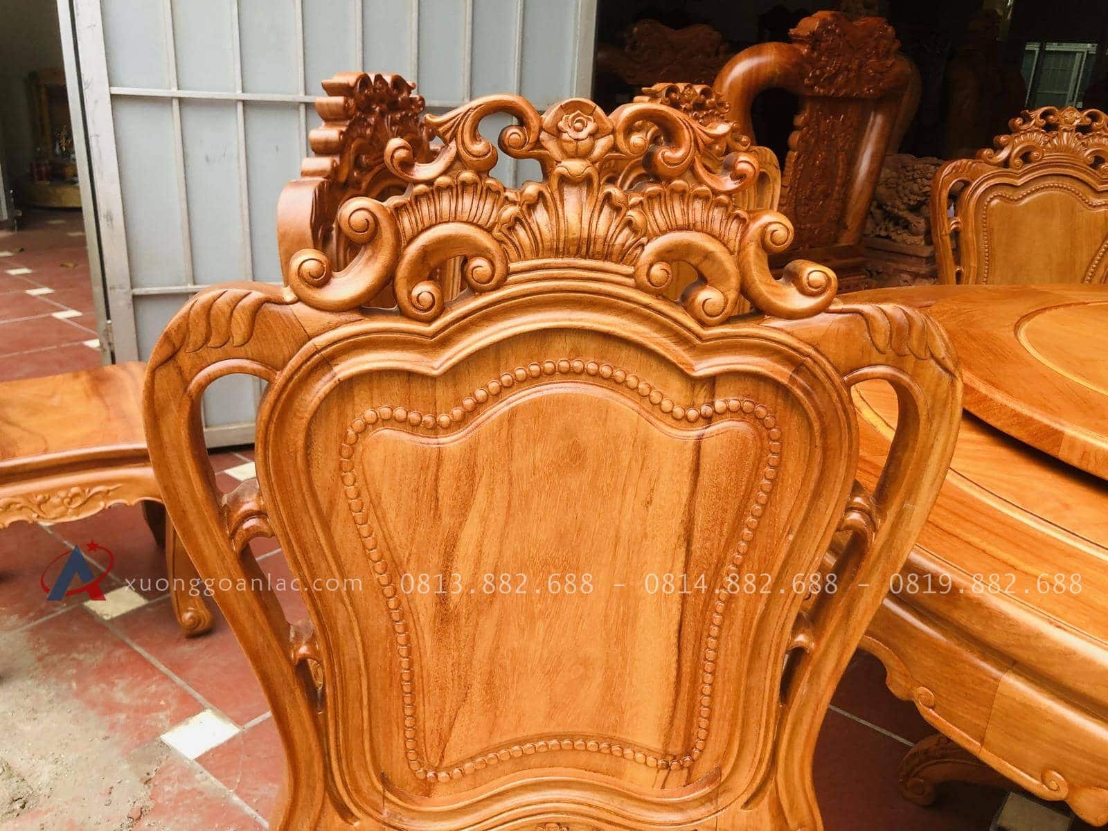 Bộ bàn ăn tròn xoay 1m55 với 8 ghế louis gỗ gõ đỏ (Anh Quyết, Thái Bình) 24 vách ghế chạm hoa lá tây