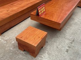 bộ sofa có kèm thêm đôn ngồi