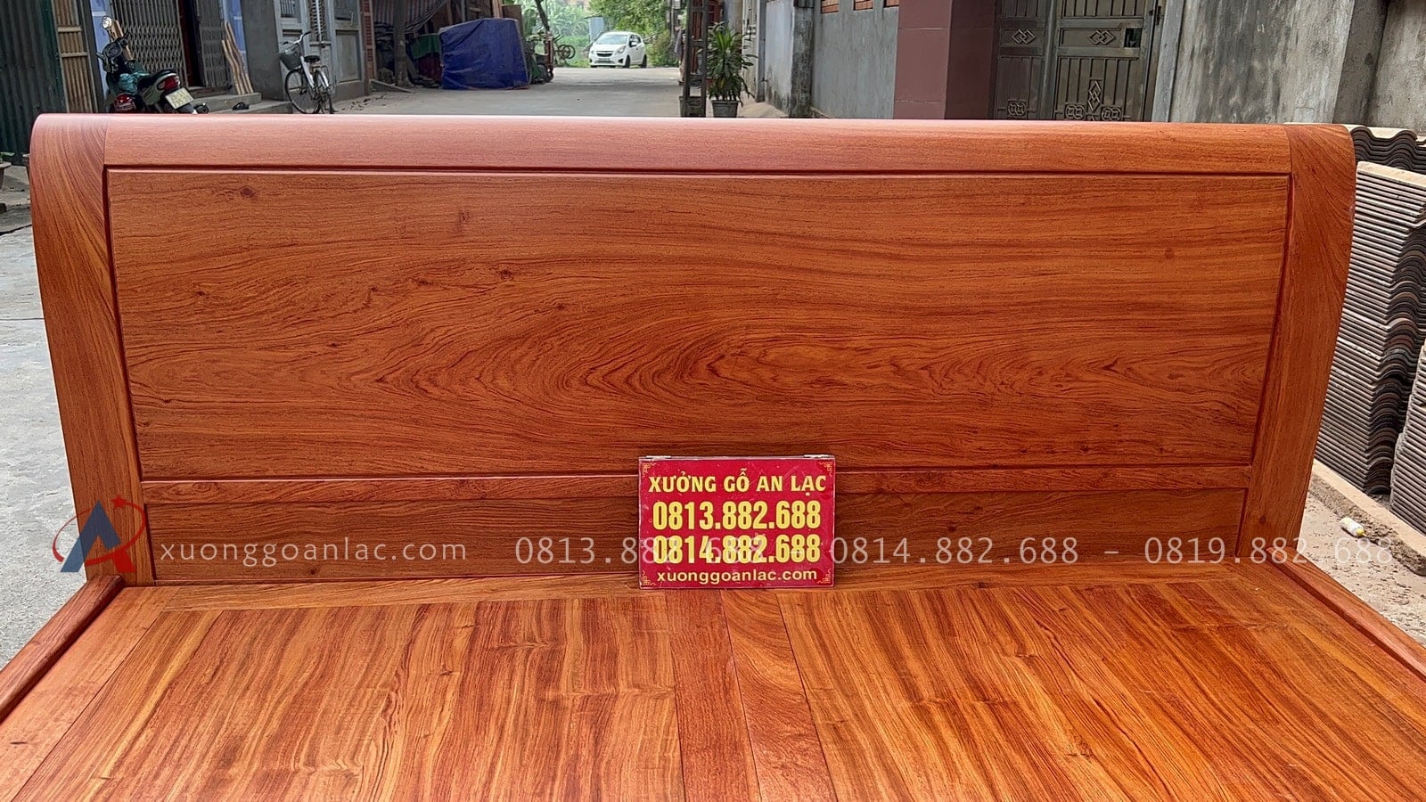 Giường Trơn 180x200cm hoàn thiện màu Hương sáng 17 đầu giường nguyên tấm nổi vân