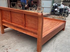 Giường Trơn 180x200cm hoàn thiện màu Hương sáng 13 đầu giường cong cách điệu