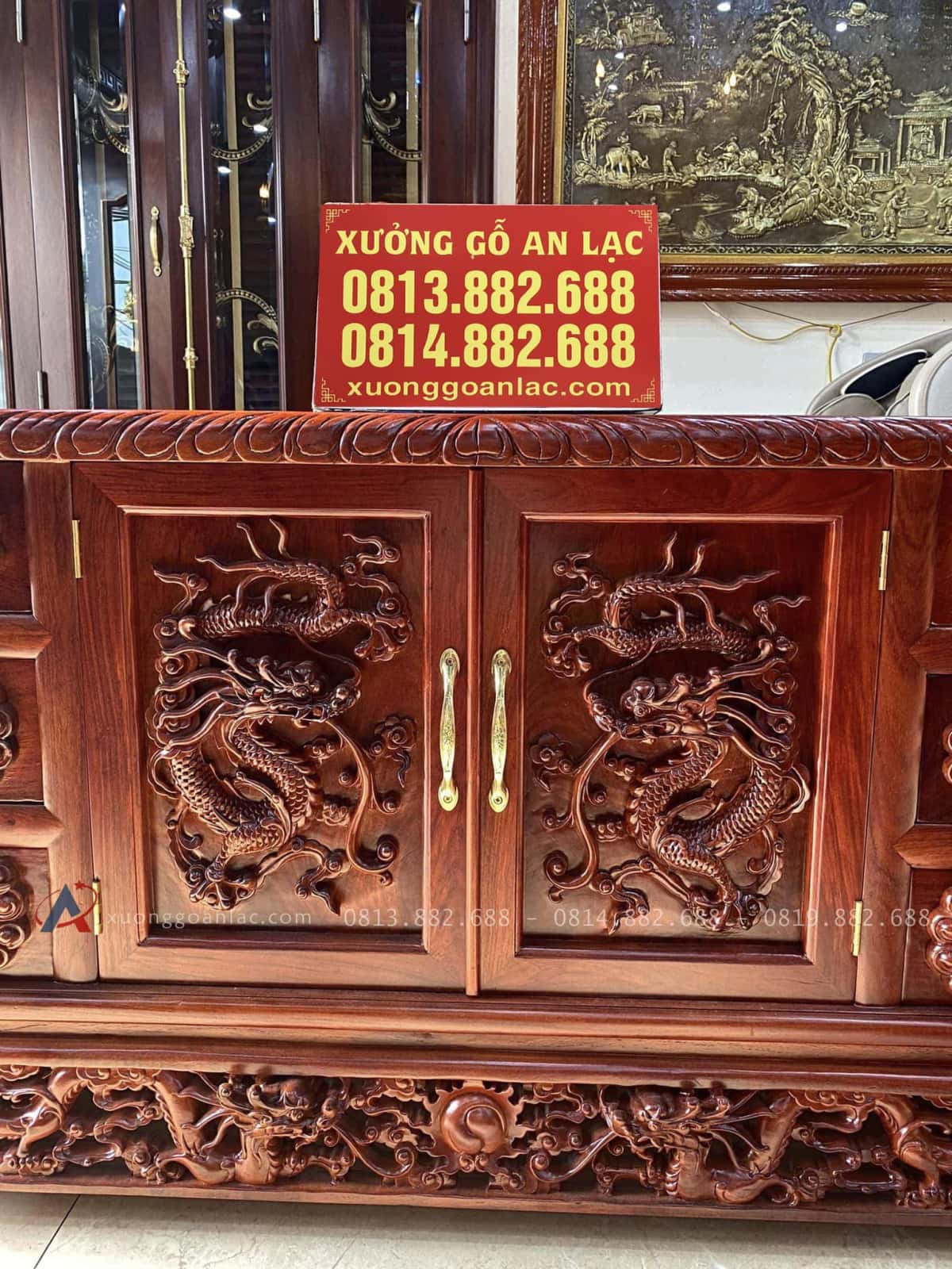 Mẫu Kệ Tivi Chạm Rồng 2m4 Gỗ Hương Đỏ Lào Đục Tay Siêu Vip (Bác Phú, Ninh Bình) 16 tủ cánh mở đục hình tượng rồng