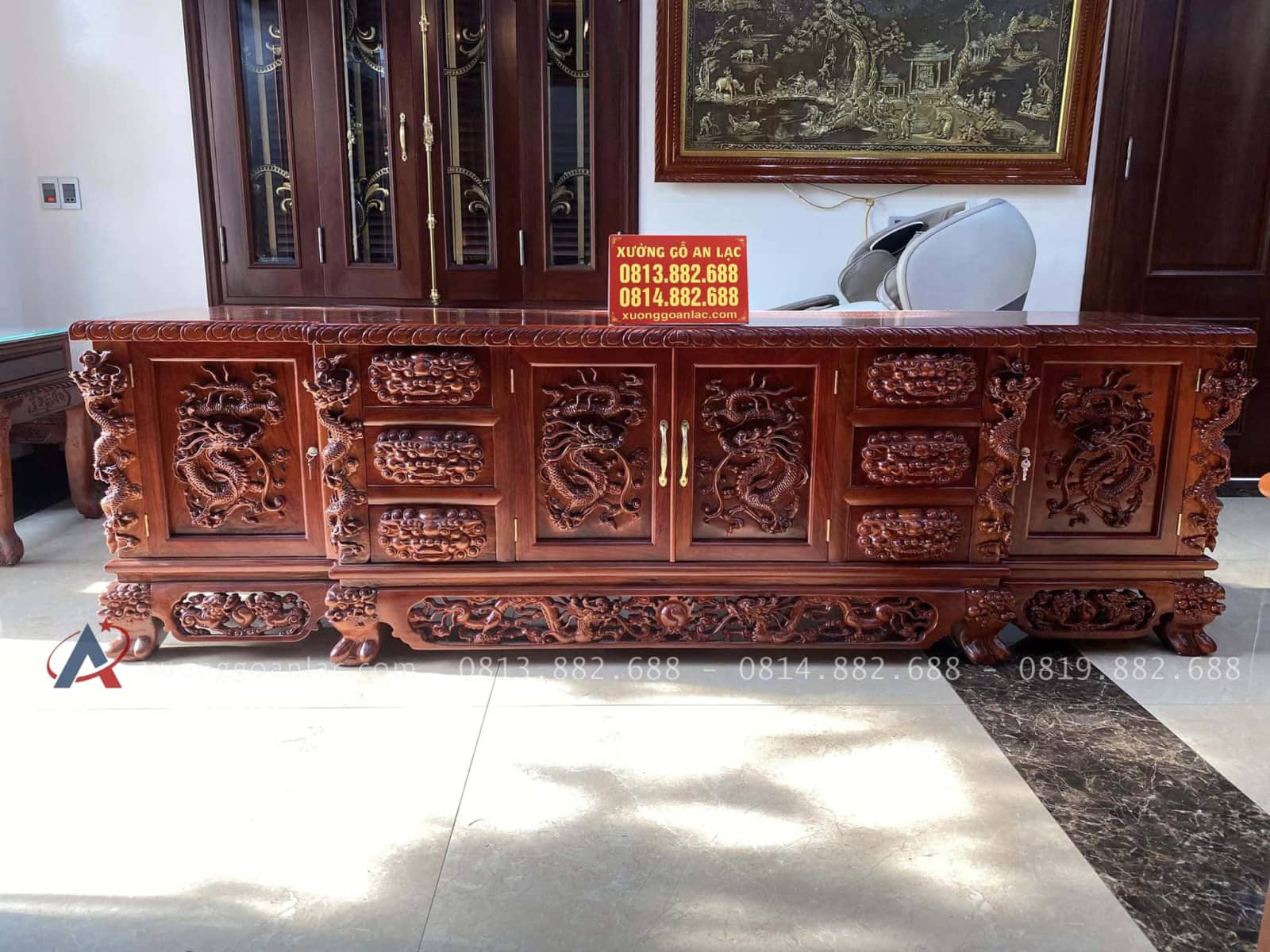 Mẫu Kệ Tivi Chạm Rồng 2m4 Gỗ Hương Đỏ Lào Đục Tay Siêu Vip (Bác Phú, Ninh Bình) 17 kệ tivi gỗ hương đỏ hàng đục tay cực phẩm