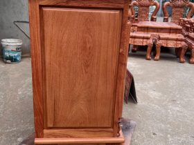 mặt hồi của kệ tivi