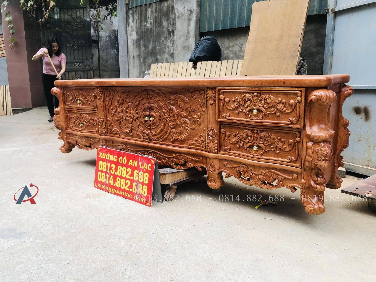 Mẫu kệ tivi hoàng gia phẳng 2m4 gỗ hương đá siêu Vip (Anh Long, Hải Phòng) 21 mẫu kệ tivi phong cách hoàng gia tân cổ điển