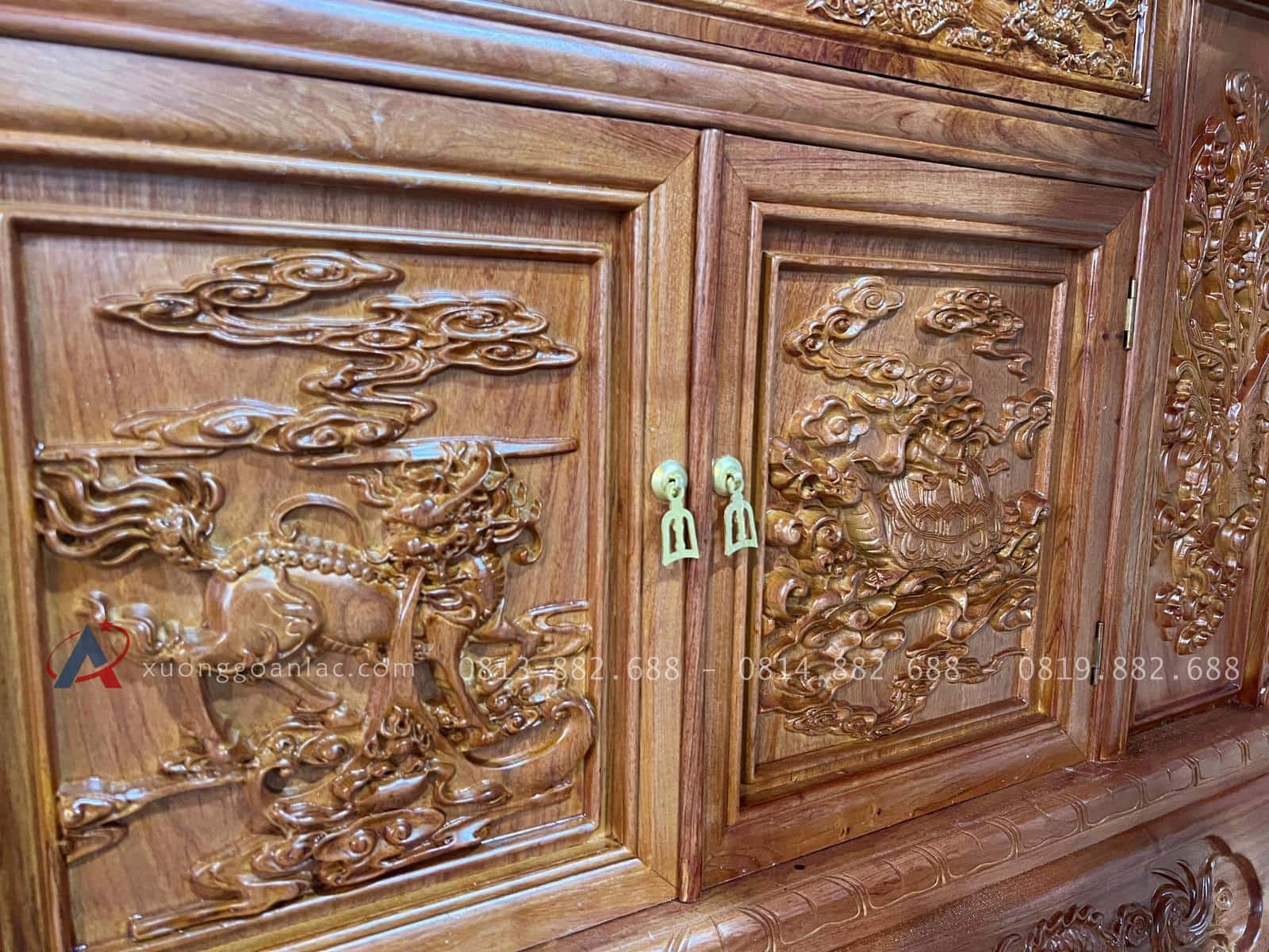 Kệ tivi phẳng mẫu đục tứ linh 2m4 (Chú Miền, Hà Nội) 20 tủ buồng lớn đục hình tượng tứ linh