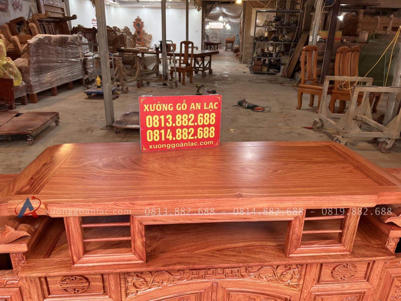 Kệ tivi sừng trâu gỗ hương đá 2m17 (Chú Hòa, Phú Thọ) 4 mặt kệ gỗ hương đá liền tấm