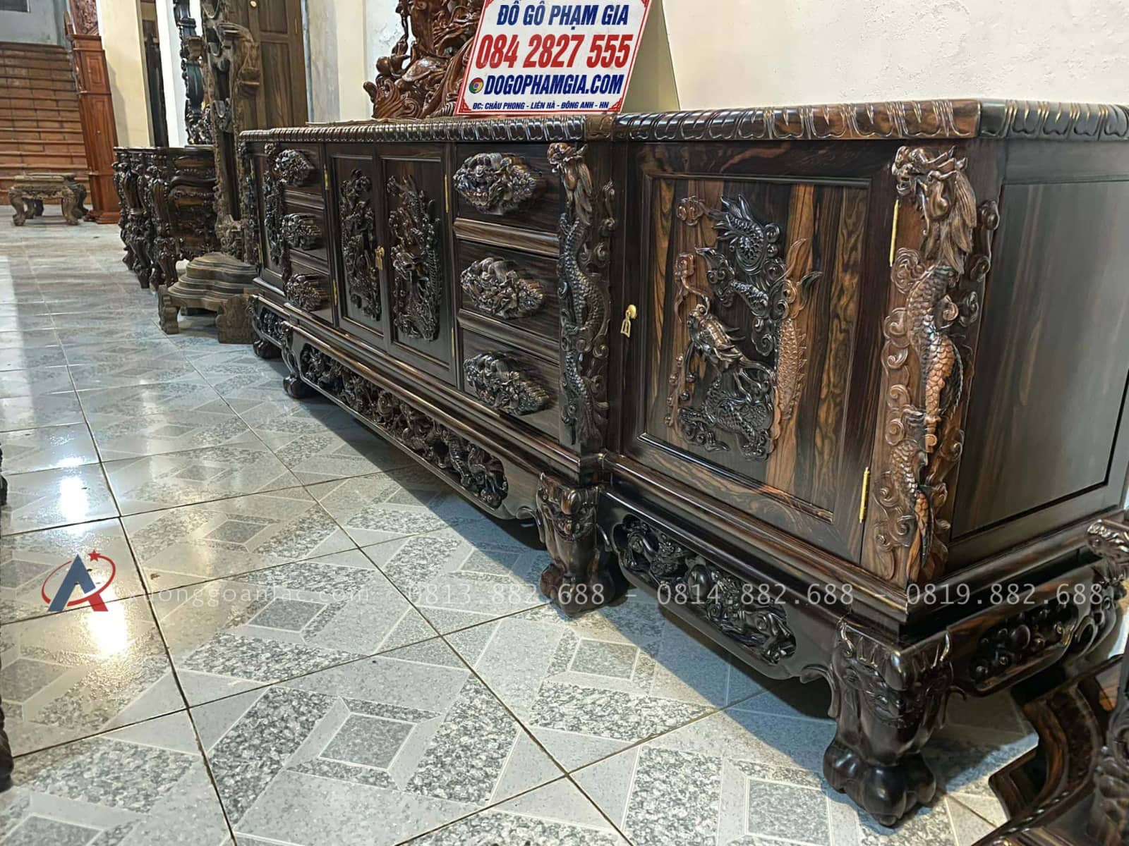 Mẫu Kệ Tivi Chạm Rồng 2m4 Gỗ Mun Hoa Lào Hàng Đục Tay Cực Phẩm (Chú Dược, Bắc Ninh) 20 mẫu kệ tivi đục tay họa tiết rồng lân độc đáo