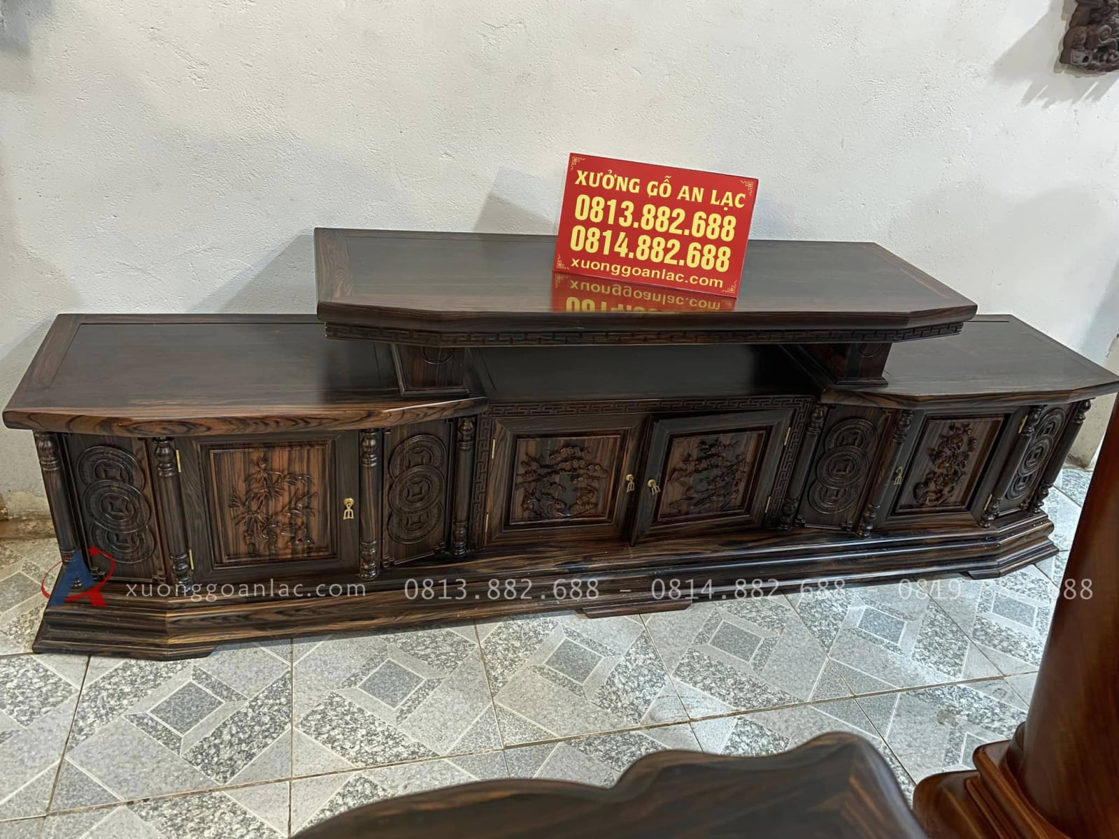 Mẫu Kệ Tivi Vát Góc 2m4 Đục Tranh Tứ Quý Gỗ Mun Hoa Lào Cực Đẹp (Anh Hùng, Thanh Hóa) 7 kệ tivi 2 tầng gỗ mun hoa Lào