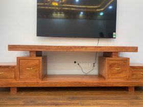 mặt kệ tivi gỗ hương dá nguyên khối