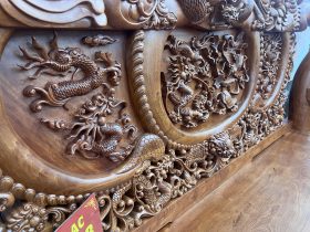 Góc nghiêng để các bác đánh giá độ sắc nét kênh bong của họa tiết đục của bộ ghế