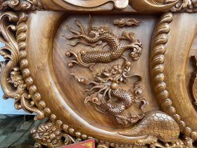 Tựa bên trái đục rộng bay kênh bong