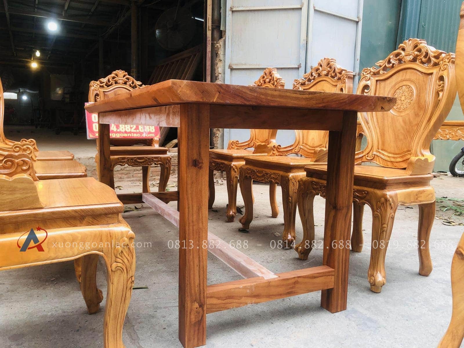 Bộ bàn ăn gỗ cẩm đá 8 ghế louis gỗ gõ đỏ (Chị Dung, Nam Định) 30 chân bàn vuông dày 7p