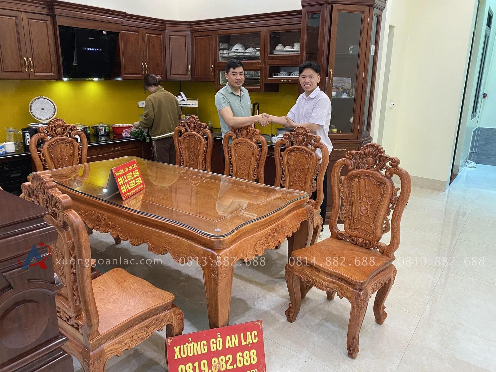 Bộ bàn ăn hoàng gia 8 ghế hồng hạt đục 2 mặt gỗ hương đá hàng Vip (Anh Nghị, Hà Nam) 32 bộ bàn ghế ăn louis gỗ hương cao cấp