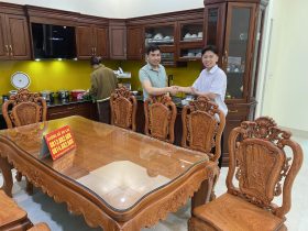 Bộ bàn ăn hoàng gia 8 ghế hồng hạt đục 2 mặt gỗ hương đá hàng Vip (Anh Nghị, Hà Nam) 12 bàn ghế hoàng gia tân cổ điển