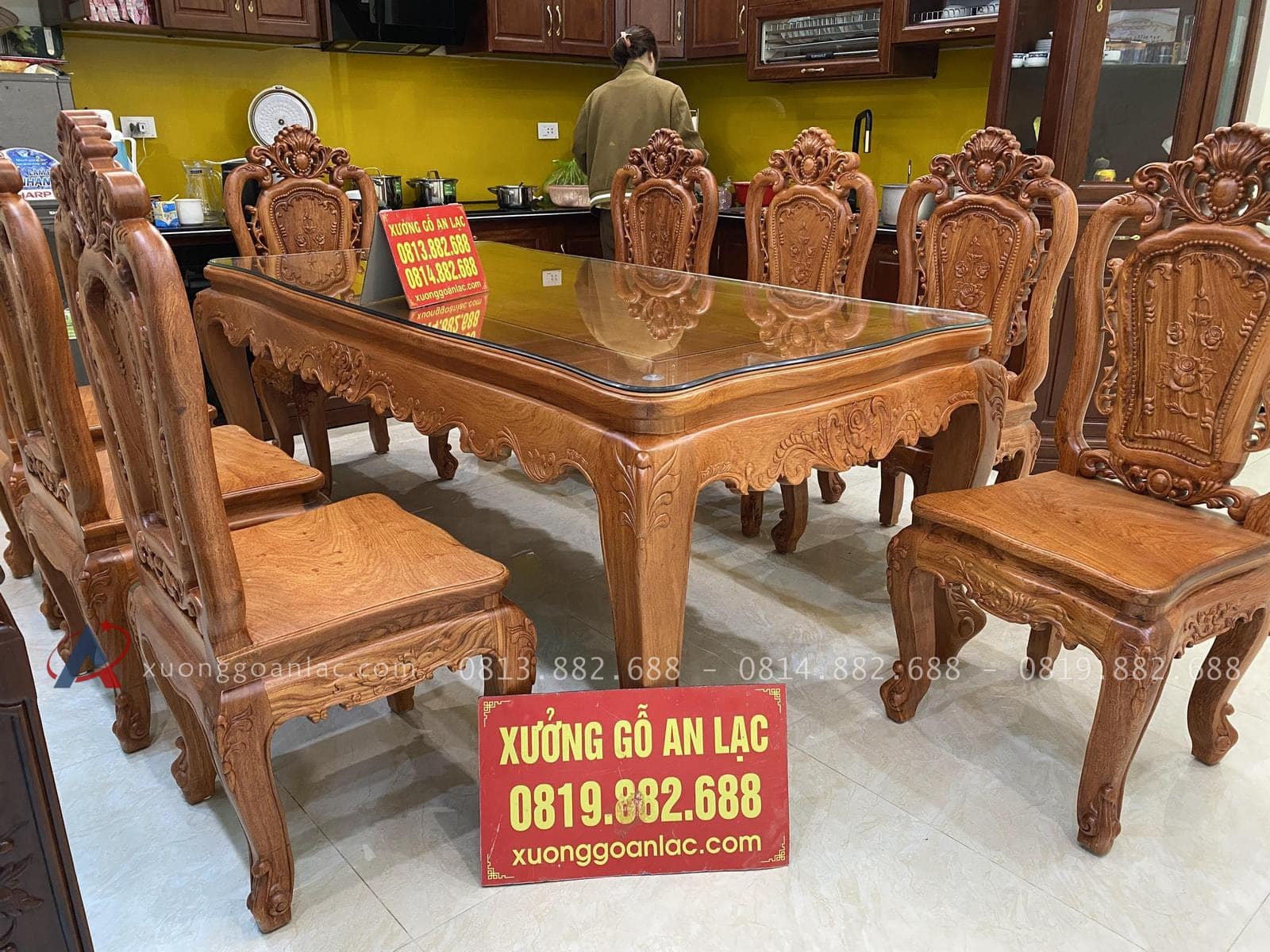 Bộ bàn ăn hoàng gia 8 ghế hồng hạt đục 2 mặt gỗ hương đá hàng Vip (Anh Nghị, Hà Nam) 24 bộ bàn ghế ăn gỗ hương đá cao cấp