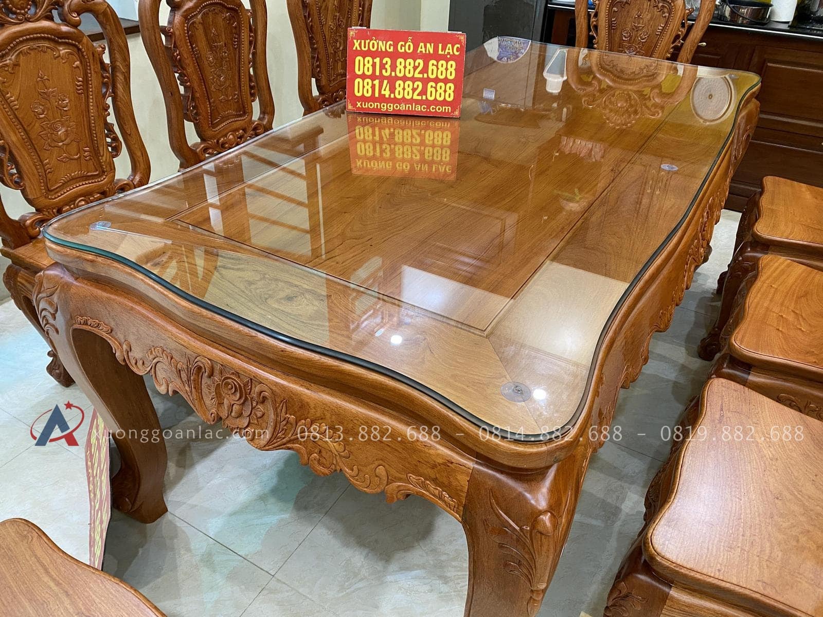 Bộ bàn ăn hoàng gia 8 ghế hồng hạt đục 2 mặt gỗ hương đá hàng Vip (Anh Nghị, Hà Nam) 26 bàn ăn hoàng gia mặt khung tranh gỗ hương đá