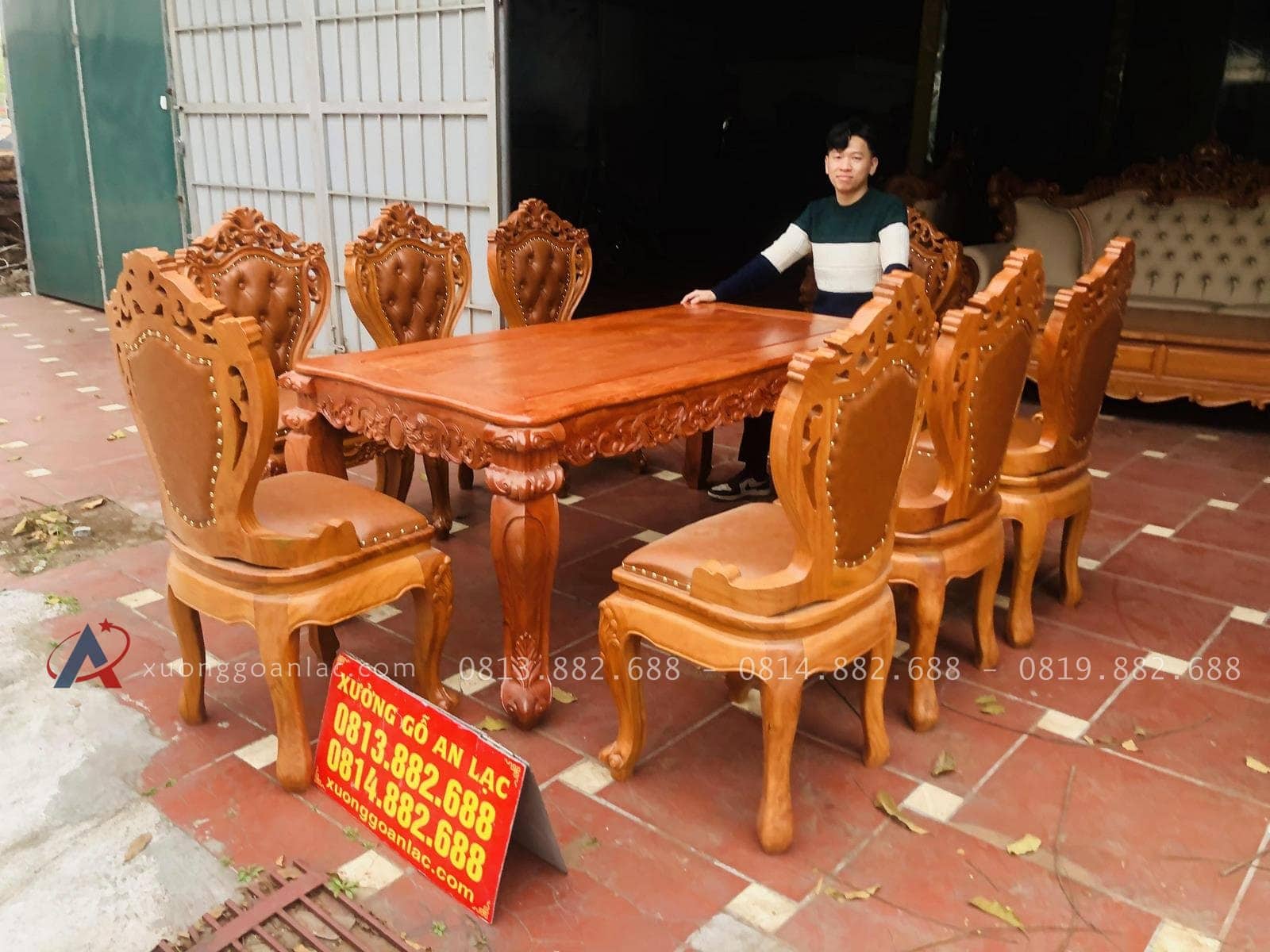 Bộ bàn ăn hoàng gia 8 ghế louis bọc đệm gỗ hương đá (Chú Cơ, Gia Lai) 14 bộ bàn ăn gỗ hương đá bọc đệm da